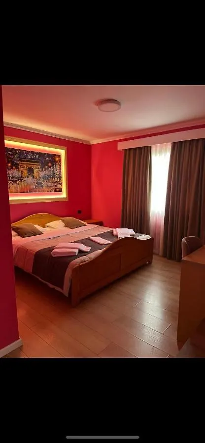 Marion Hotel Tirana 3*,
